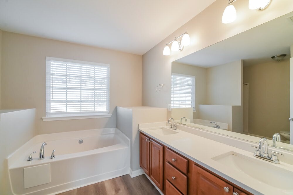 Building Photo - 2688 Trellis Oaks Ct SW