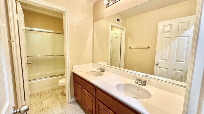 Building Photo - Wonderful Executive Style Two-Story Home i...
