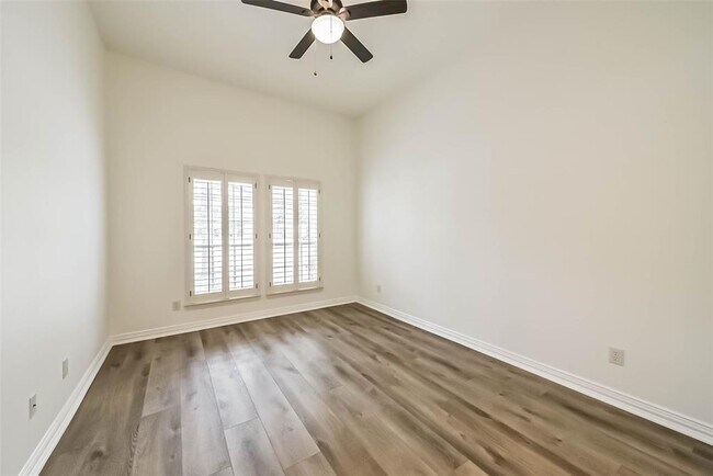 Building Photo - 1202 Maroon Ln