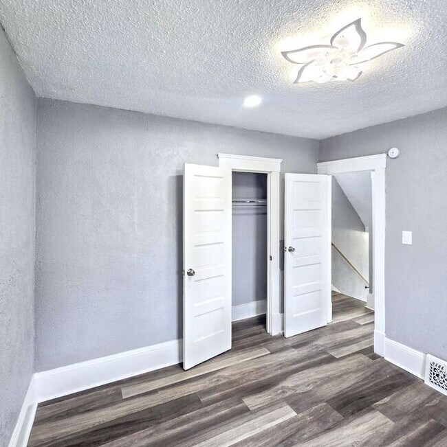 Building Photo - 3-Bedroom Home with Attic and Basement in ...