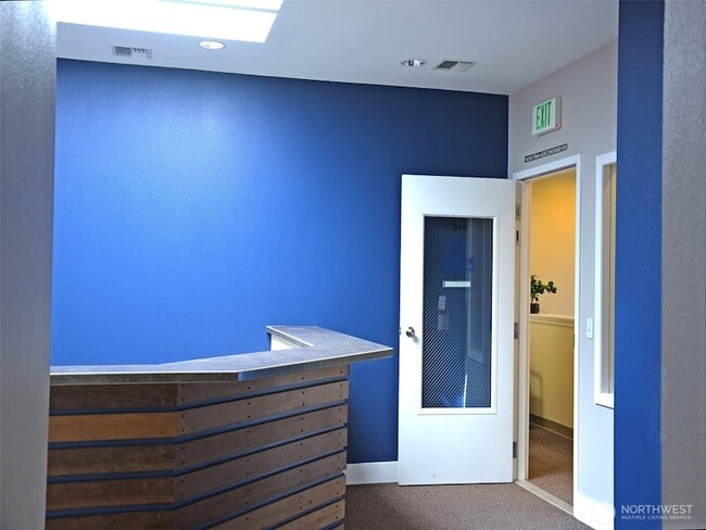 Building Photo - 576 N 5th Ave