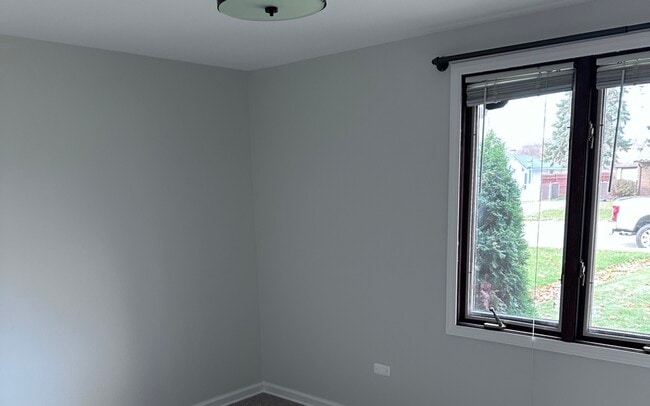 Building Photo - 4001 W 90th Pl