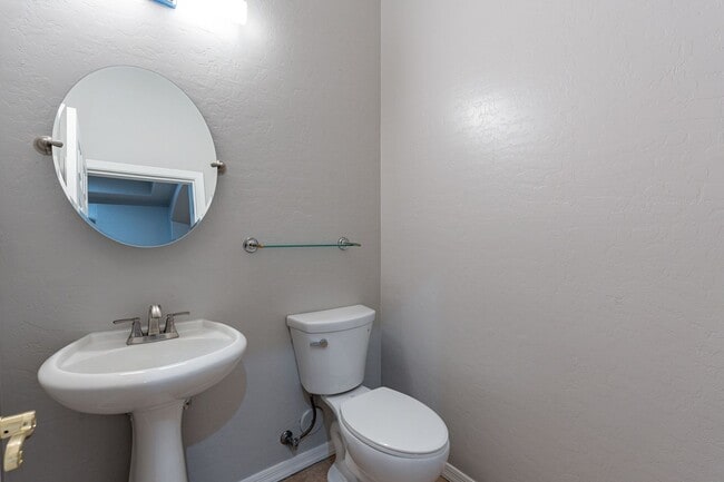 Building Photo - 4 Bedroom, 2.5 Baths with Private Pool!