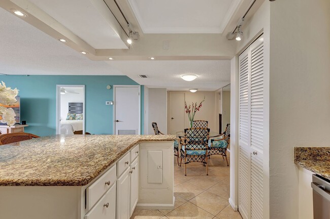 Building Photo - For Annual Rent 2 Bedroom 2 Bath Updated B...