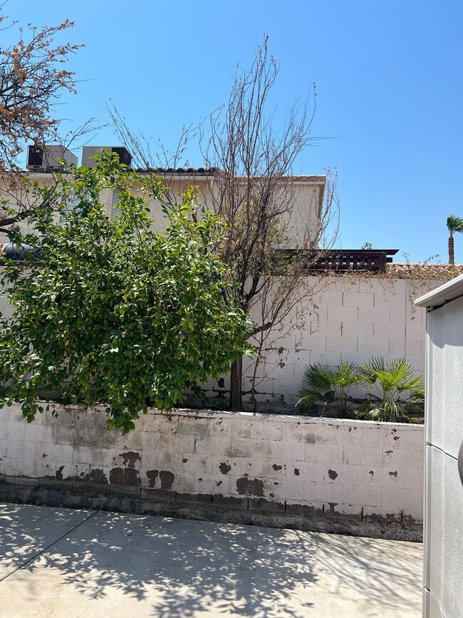 Building Photo - Cute*Clean*Single Story Home