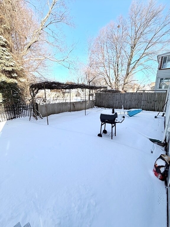 Building Photo - 11 Doane St