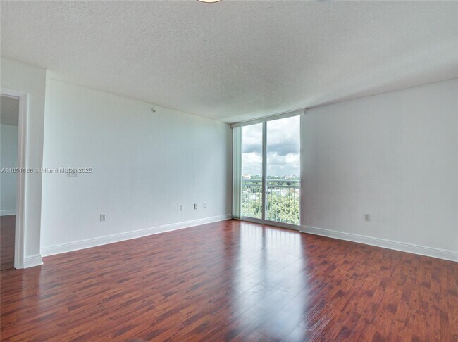 Building Photo - 3000 Coral Wy
