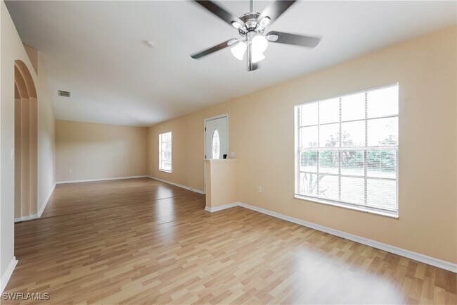 Building Photo - 1120 Cariston Ave