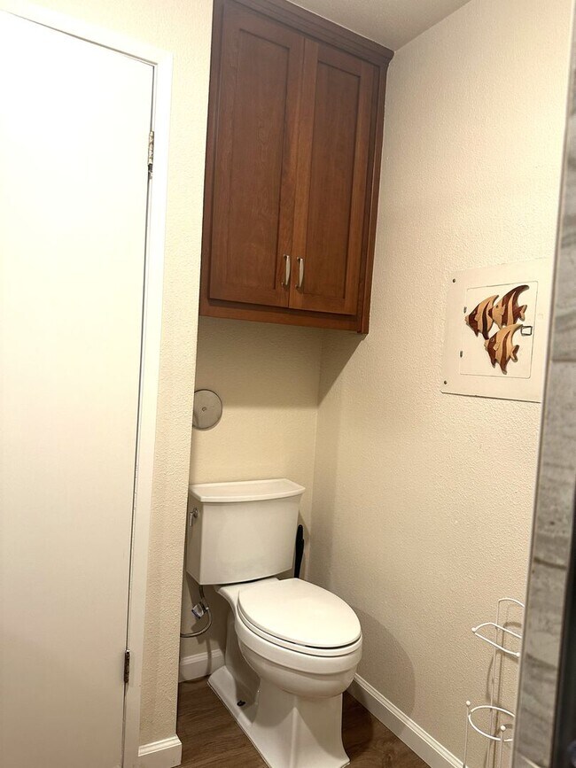 Building Photo - 2525 Solano Rd