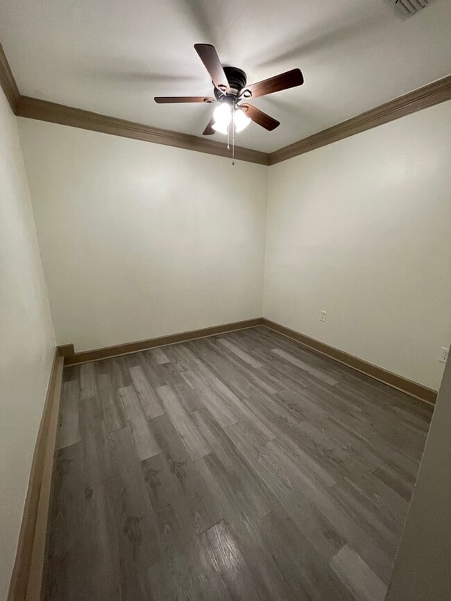 Building Photo - 660 Macduff Ln