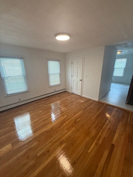 Building Photo - 66 Elm St