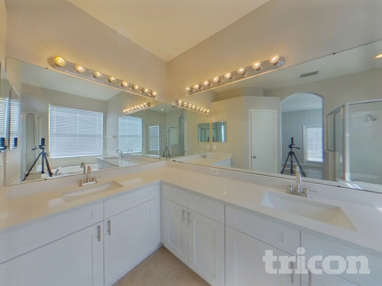 Building Photo - 5112 Clover Mist Dr