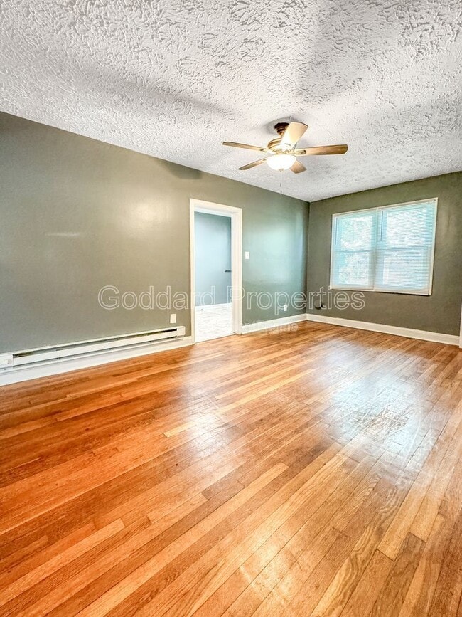 Building Photo - 4910 Poe Ave