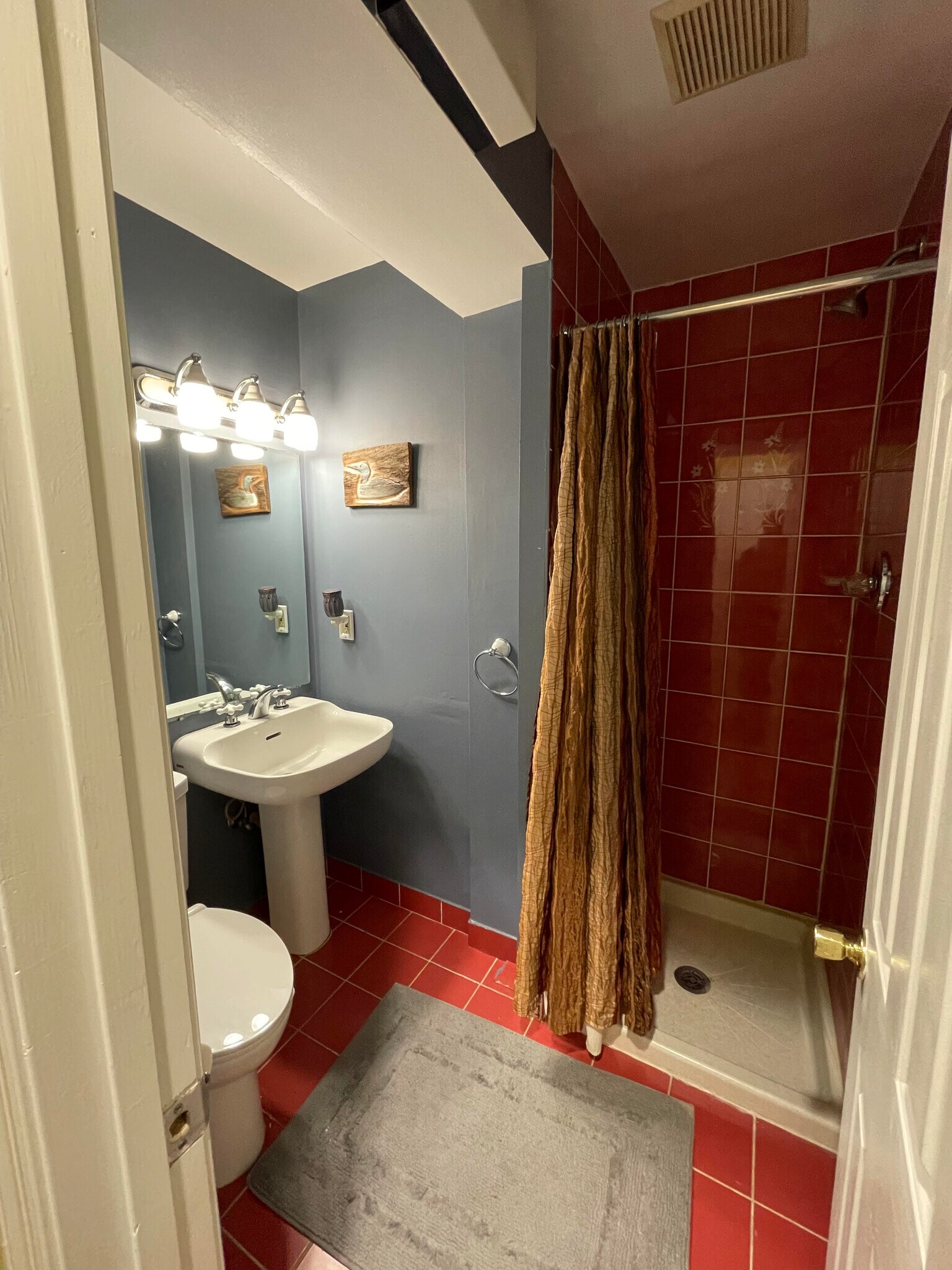 Bathroom 3 - 1914 5th St NW