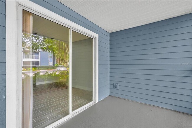 Building Photo - 2533 Grassy Point Dr