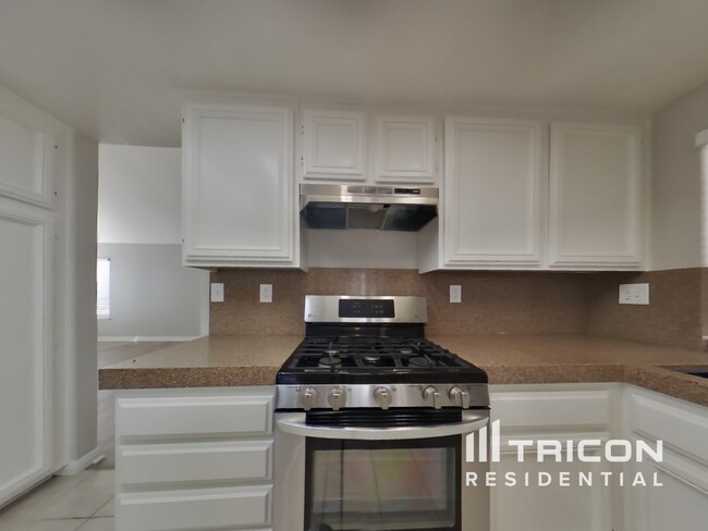 Building Photo - 531 Atwood Ct