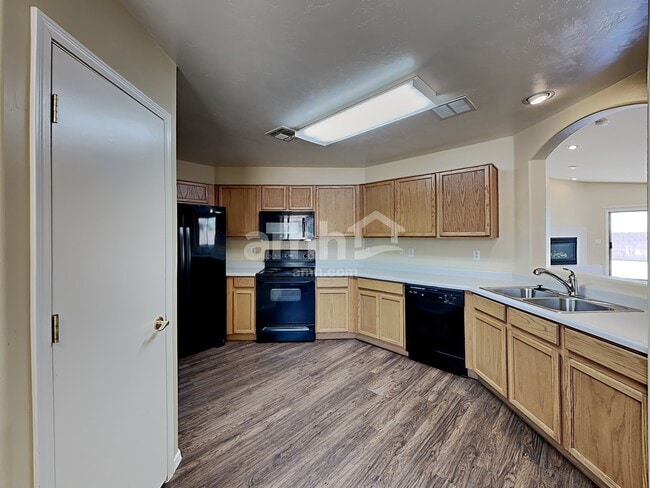 Building Photo - 5556 S Desert Redbud Dr