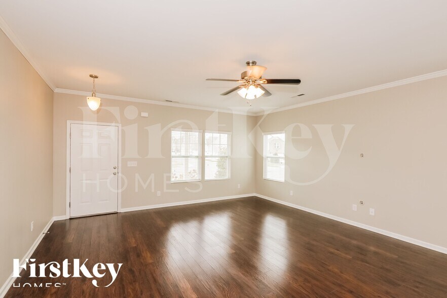 Building Photo - 2618 Spring Breeze Way