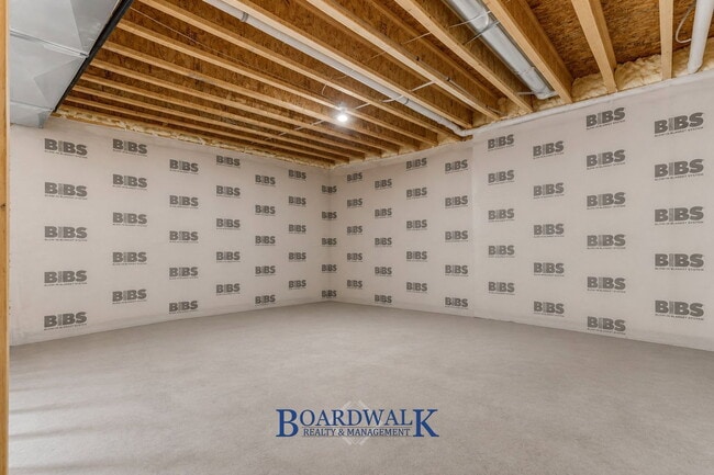 Building Photo - 5502 N Valley View Rd