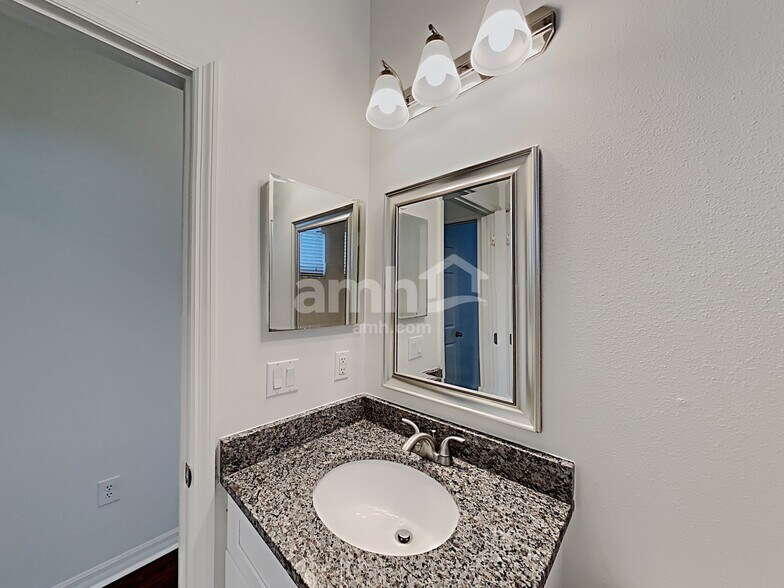 Building Photo - 1650 Papoose Way