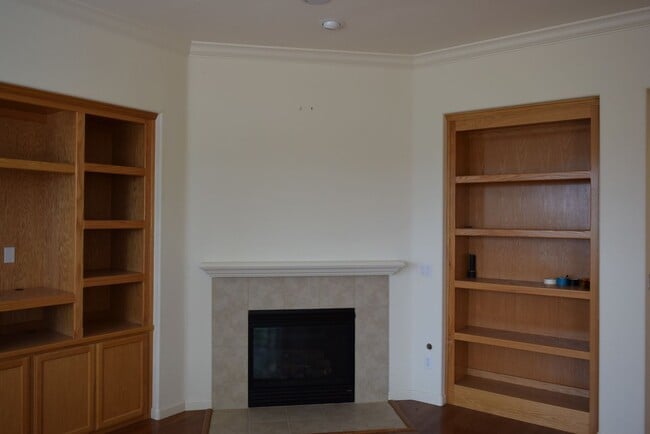 Building Photo - Coming Soon! Spacious Single-Story Home for Lease in Lathrop!