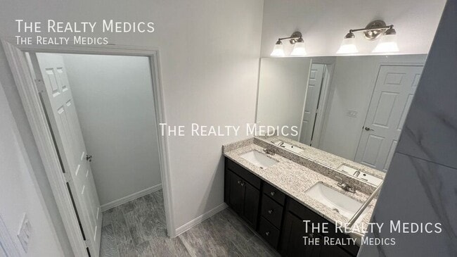 Building Photo - 1651 Welland St SE