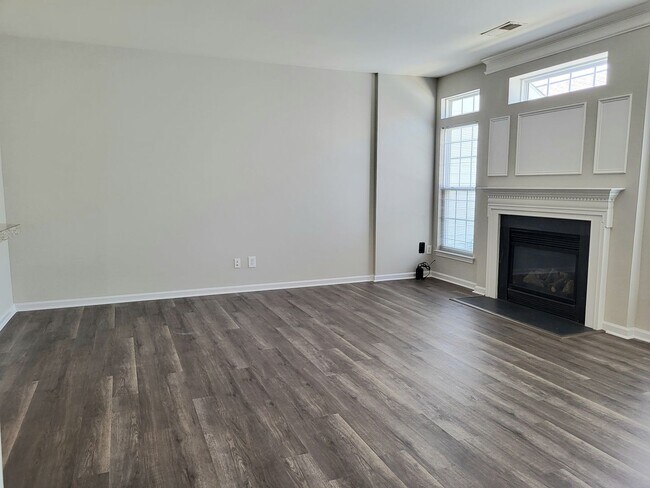 Building Photo - 3 bedroom townhome in Cornelius