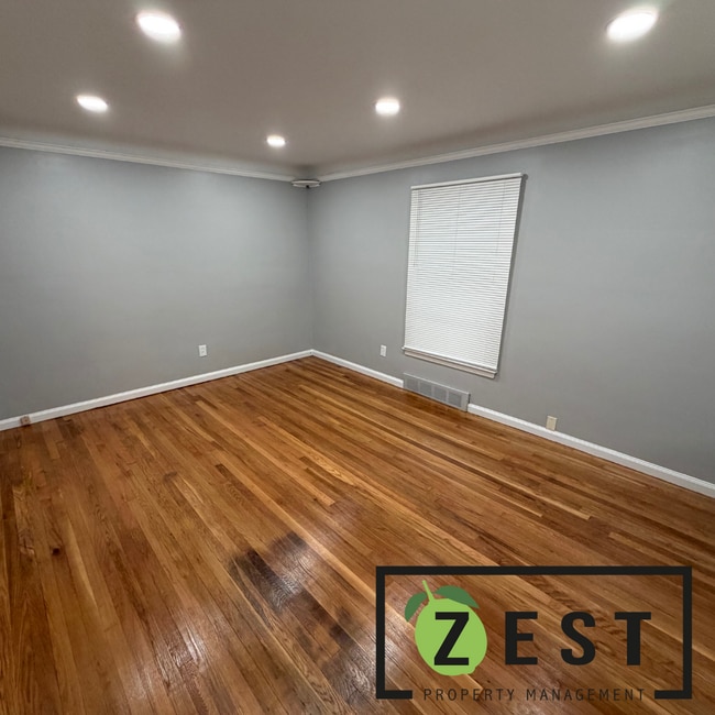 Building Photo - Gorgeous 3 BED 1.5 BATH - Only $1700/mo