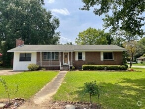Building Photo - Fabulous Renovated Home Available Now!