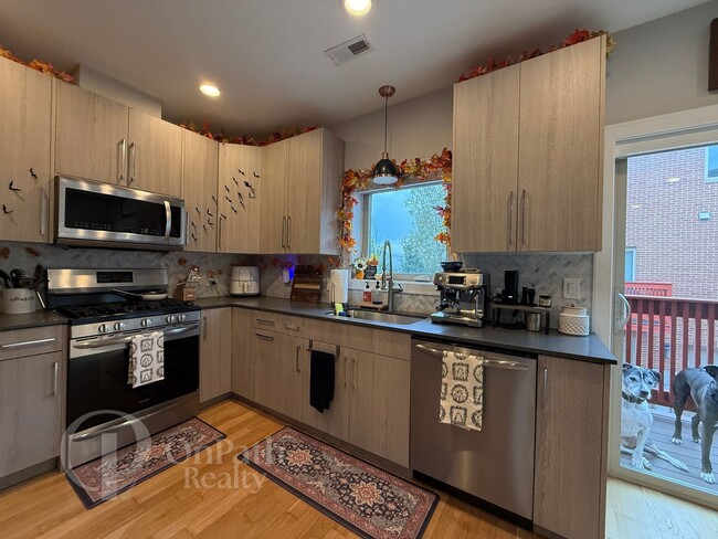 Building Photo - 6844 W 65th St