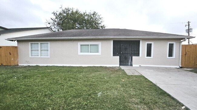 Primary Photo - 5714 Southwind St