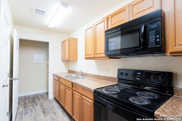 Interior Photo - 8111 Landing