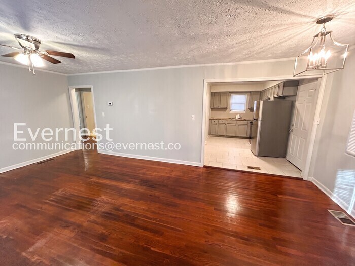 Building Photo - 76 Schell Rd SE