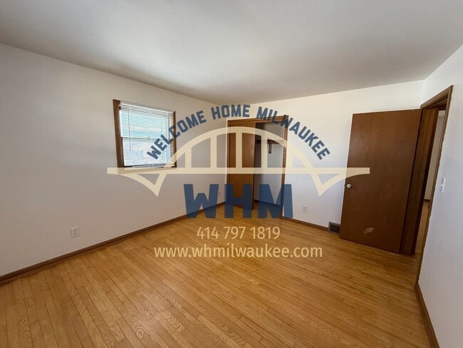 Building Photo - 8526 W Appleton Ave