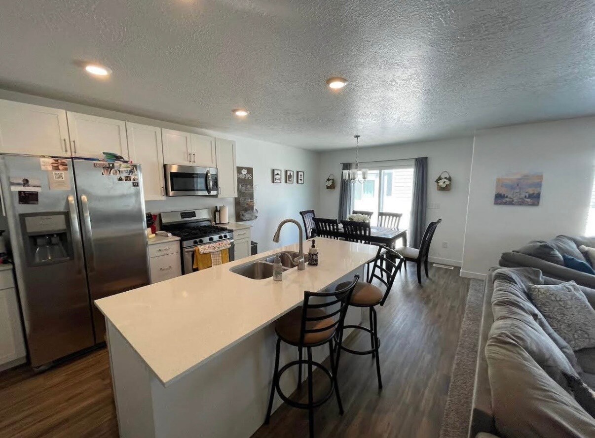 Building Photo - 3586 W Cornfield Dr