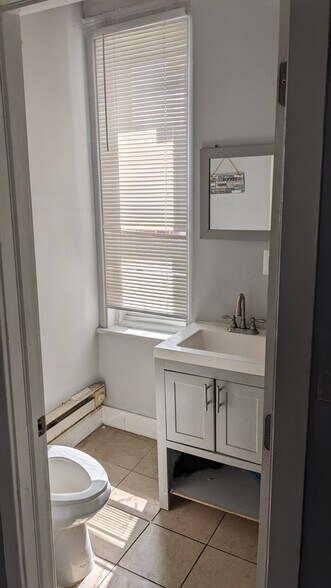 Bathroom - 5210 Master St