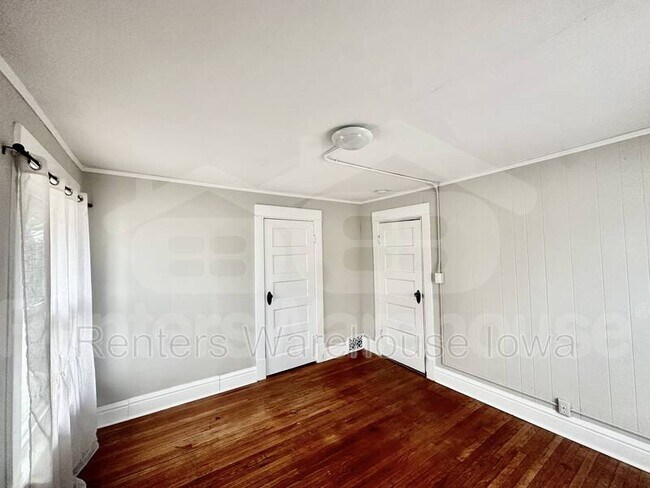 Building Photo - 3114 School St