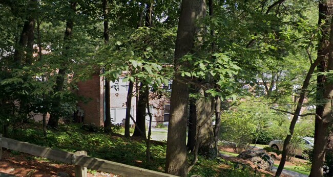 Building Photo - 517 Vfw Pky