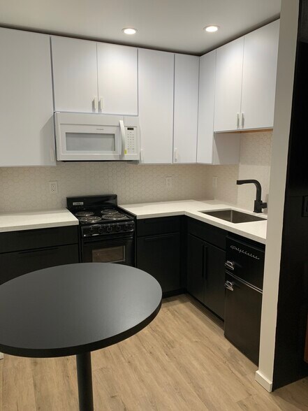 Building Photo - 2021 Calle Yucca