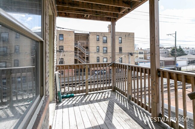 Building Photo - 4656 N Albany Ave