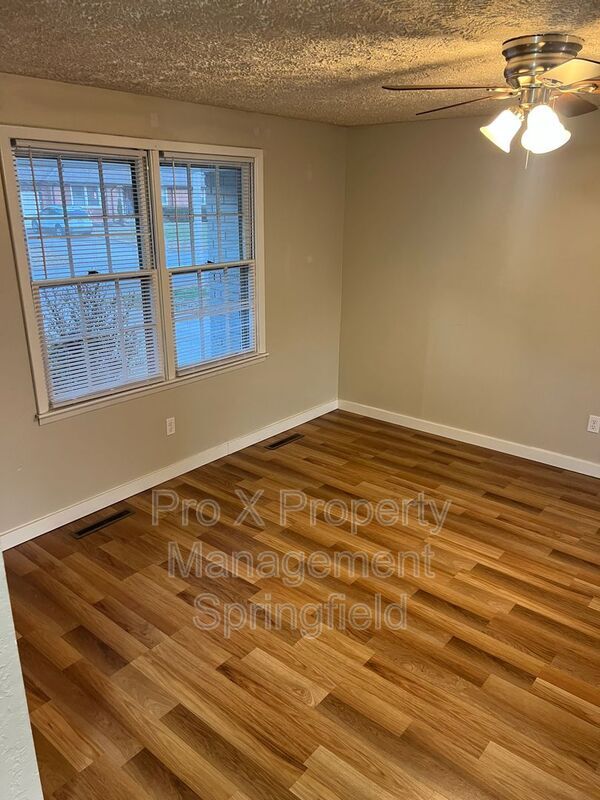 Building Photo - 3435 S Nettleton Ave