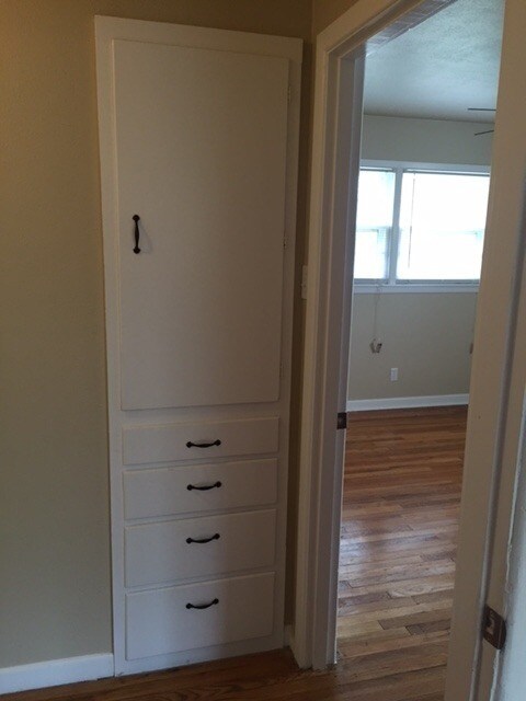 Building Photo - Huge Updated 4 Bedroom/2 Bath/2 Living Room House close to TTU - Available AUGUST