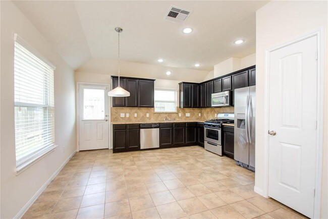 Building Photo - 2131 Tandy Park Way