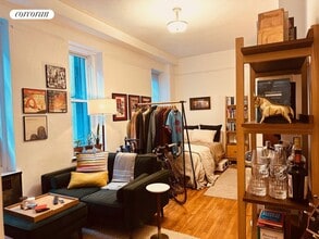 Building Photo - 101 W 80th St