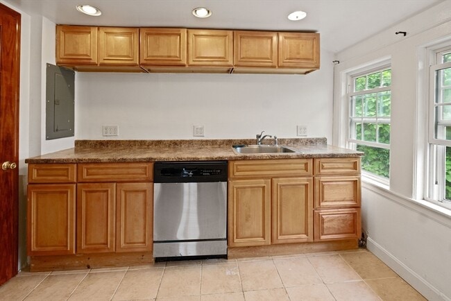 Building Photo - 334 Walpole St