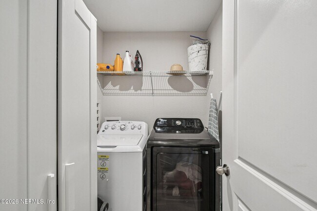 Building Photo - 13220 Cameron Vly Ct