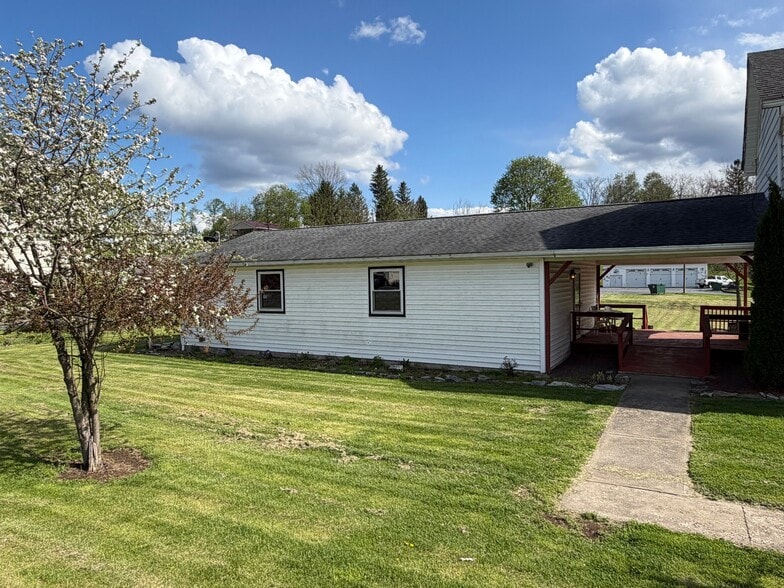 Building Photo - 211 E Aaron Square