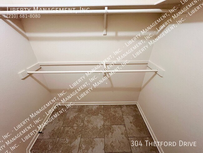Building Photo - 304 Thetford Dr
