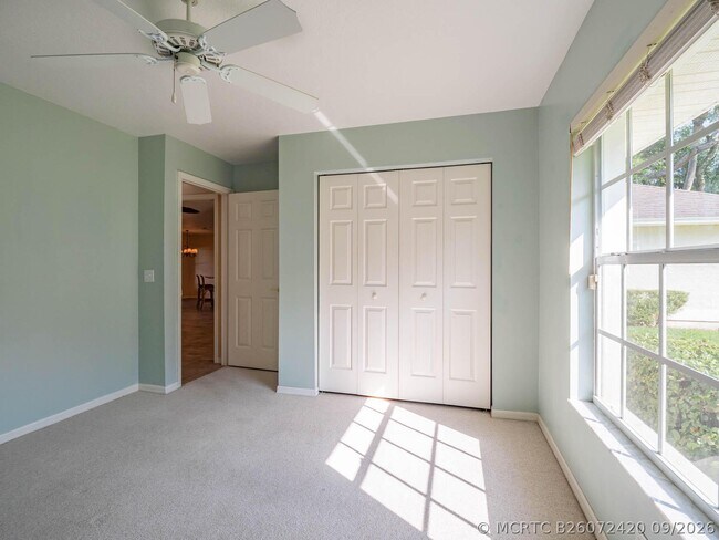 Building Photo - 141 39th Dr