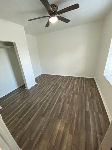 Building Photo - 5415 Buena Vista St